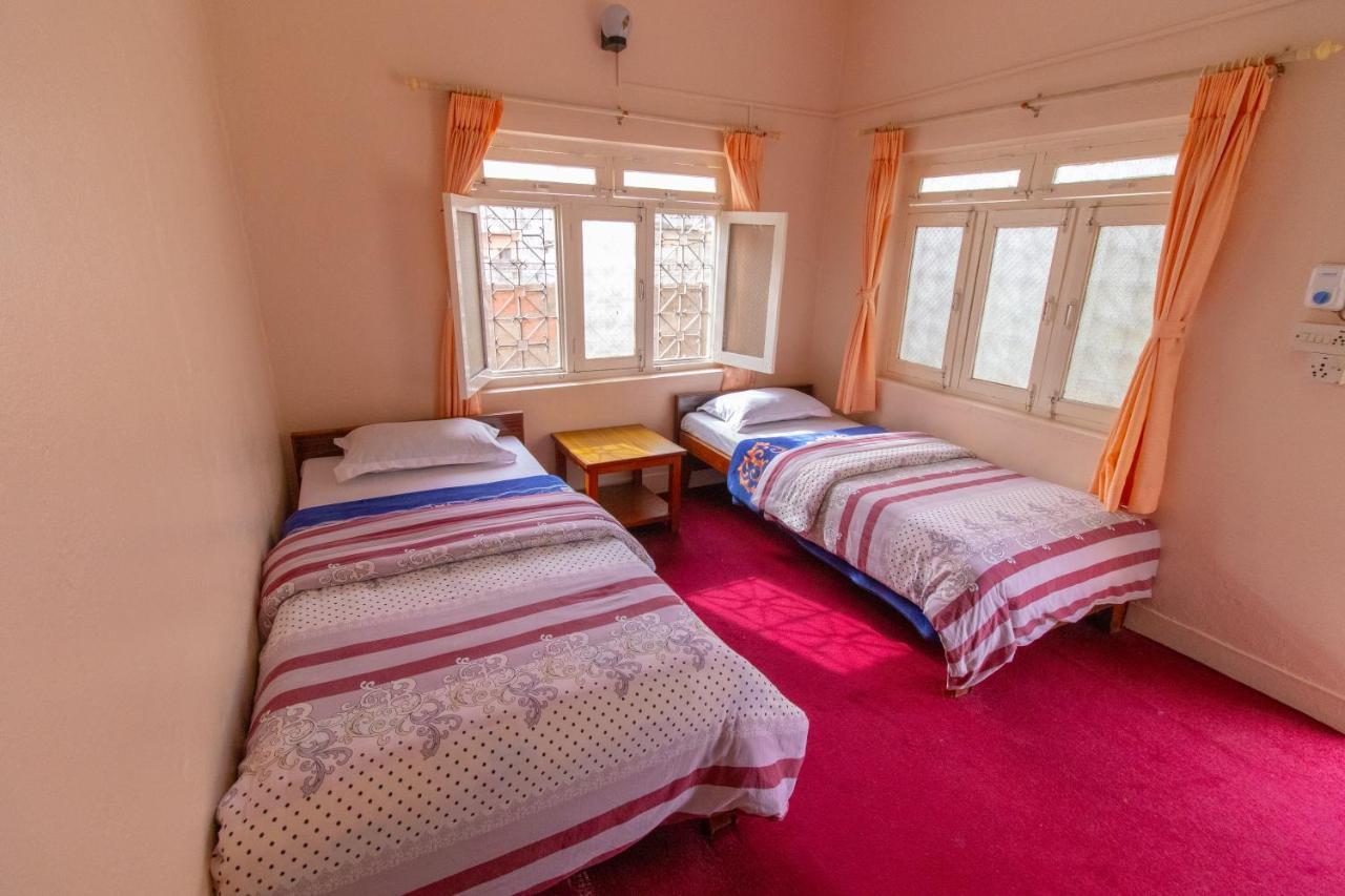 New Tourist Guest House Pokhara Kültér fotó